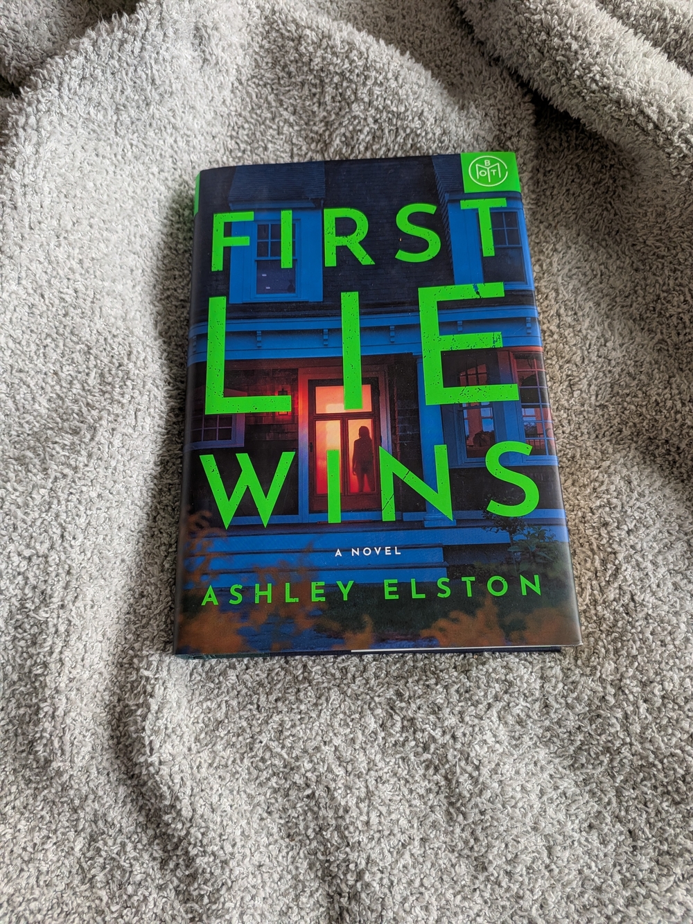 🌼B2G1🌼 First Lie Wins by Ashley Elston Hardcover Novel